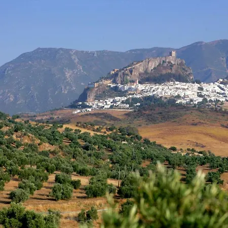 Sleeps 6 Montecorto