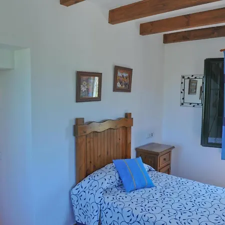 Sleeps 6 Villa *